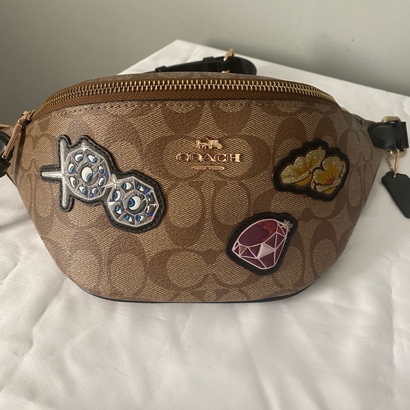 Disney X Coach Limited Edition belt bag with Snow White 🔥SALE🔥 - Picture 5 of 11
